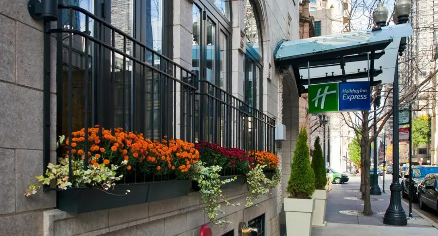 Holiday Inn Express Magnificent Mile